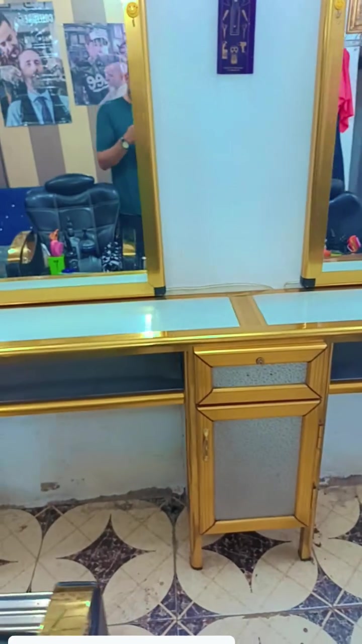 سلام عليكم متاح ديكور مال حلاقه نضيف نفس الي بل تصوير مكلف بل نشر الستفسار والسعر ‏‪***********‬‏
