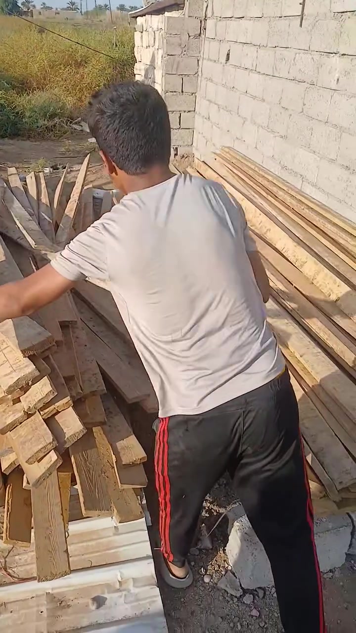 للبيع 150خشبه النضافه99بس بيهن شويه  ملتويات نسبه قليل***********
