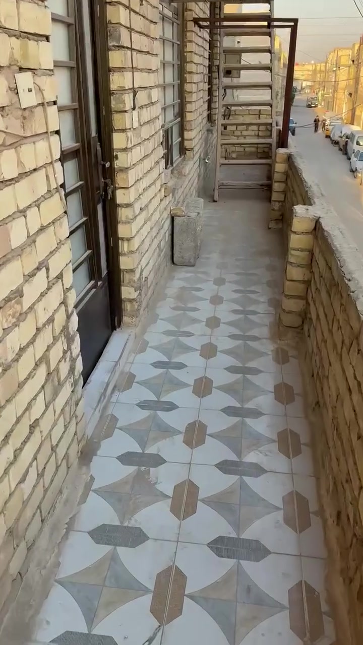 سلام عليكم
مشتمل لليجار طابق ثاني 
يحتوي على استقبال وغرفه 
ومطبخ وخدمات 
السريدات شارع المقرنص 
‏‪***********‬‏
