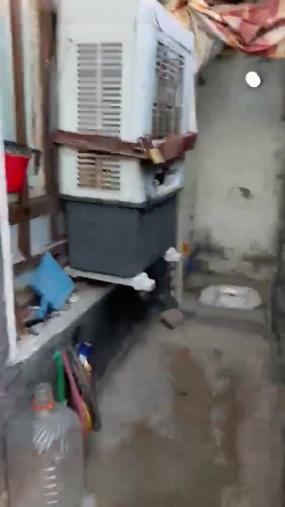 سلام عليكم خوان بيت للبيع لمساحه 60 متر نوع العقار  طابو زراعي سند 25 العنوان سبع قصور شارع ابو علي مقابيل مجمع  الرحمه  سعر 27 وبيه مجال قليل ***********
