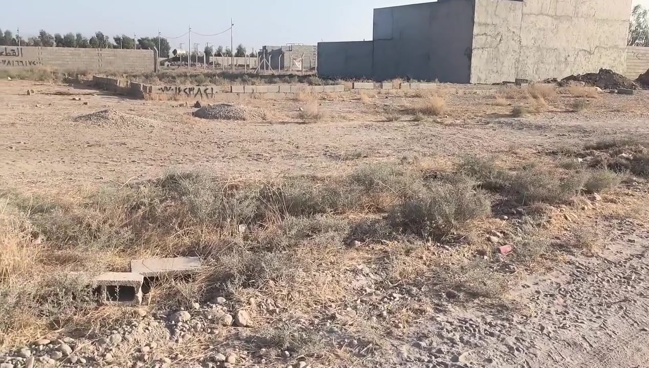قطعه ارض للبيع في منطقة حي بدر شارع مزارع 150متر مربع استفسار ***********

