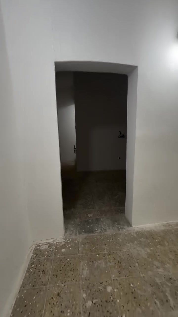 شقه للايجار
( طابق ثاني ) 

غرفه نوم وصاله ومطبخ وخدمات 

📍موقع الشقه الكم قرب اسواق الموتمن 

الاستفسار 

***********
