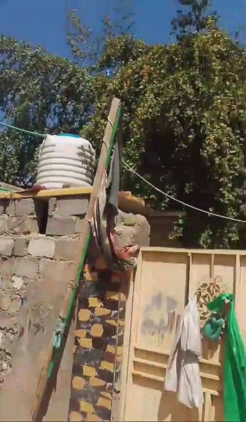 سلام عليكم بيت للبيع كربلاء  الشبانات البزل الاول  المساحة ٢٦٠متر طابقين ٤ غرف نوم وستقبل وومطبخ وصحيات داخليه وخارجيه  السعر  الاتصال على الرقام  وتساب موجود) ***********-) ***********)
