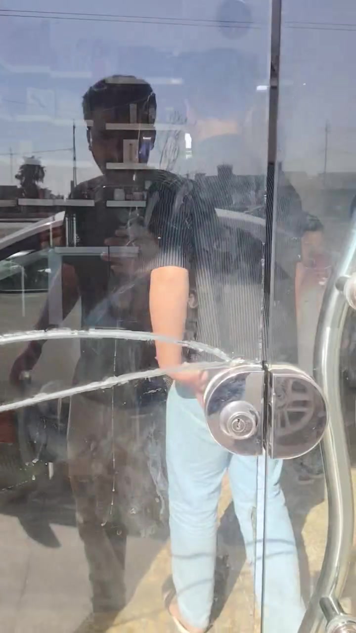 العرض مترين و ٤٥سانتيم
الارتفاع مترين و ٣٠سانتيم
ملاحضه الضرر فطر بل جام  مثل ما موضح بل فديو 
السعر 100-الف
