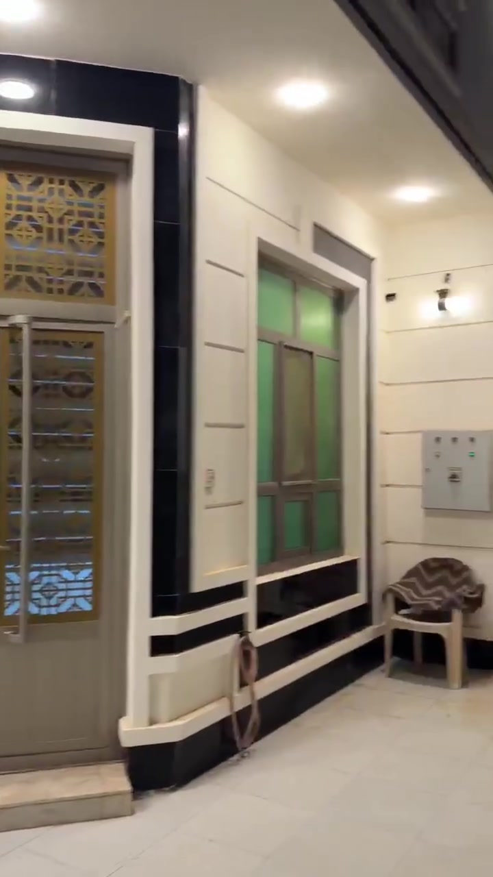 🏡 بيت للبيع – فرصة مميزة
📍 العنوان: الزراعة، خلف مدارس نون والقلم، قرب روضة العسل.

🔹 المساحة: 150 م²
🔹 السند: طابو صرف
🔹 البناء: حديث، طابقان
🔹 عدد غرف النوم: 3 غرف

يتميز المنزل بموقع هادئ وقريب من المدارس والخدمات، وهو مناسب للسكن العائلي مع بناء حديث وتشطيب جيد.

📞 للاستفسار والمعاينة: يرجى التواصل على الرقم: (***********).
