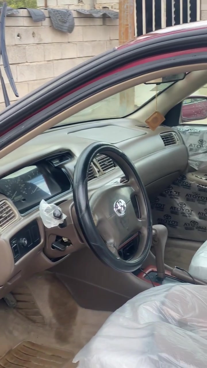 السلام عليكم كامري شبوط موديل 2000 وارد امريكي محرك 2200 سياره نضيفه صدر جديد تايرات جدد داخلها نضيف تدفئة تبريد ثلج مصبوغه عام جماليه رقم بغداد محرك كير شرط لا تبخير لا دخان سنويتها لل 2029 تحويل ثاني يوم 
السعر 72بي مجال بسيط صلاح الدين الضلوعيه ***********
