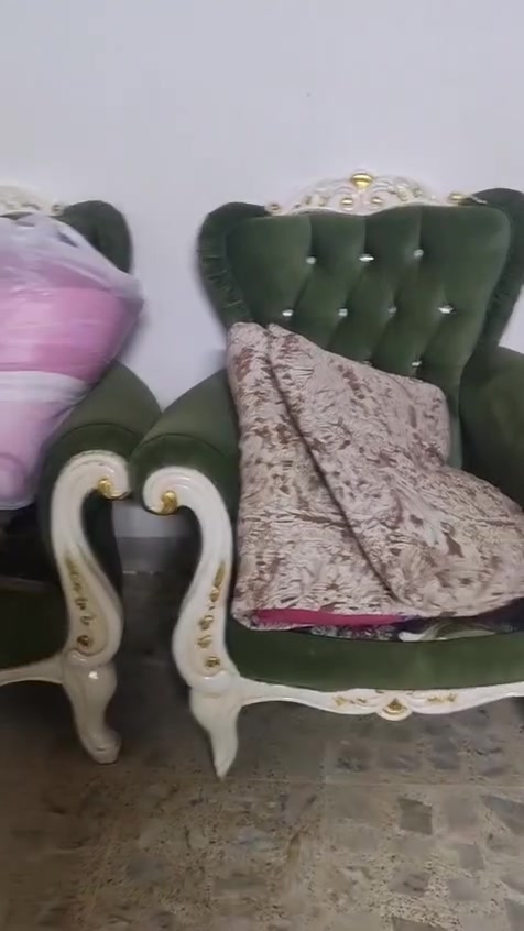 طقم كنب • رجل مكسورة • بي مجال