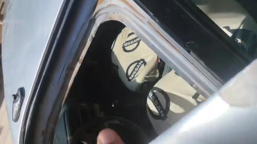 سلام عليكم سيارة نيسان سني موديل 91 البيع صاحبهة الشرعي ما اندلة مكفولة من السرقة السيارة نضيفة لا خياس لا تبخير محرك بل صندوك كهربائيات كلهة شغالة السيارة نكرة تشتغل باتري جديد داخل نضيف السيارة جدام عينك السعر 18 ورقة وبيها مجال بسيط الاستفسار الاتصال على الرقم ***********
