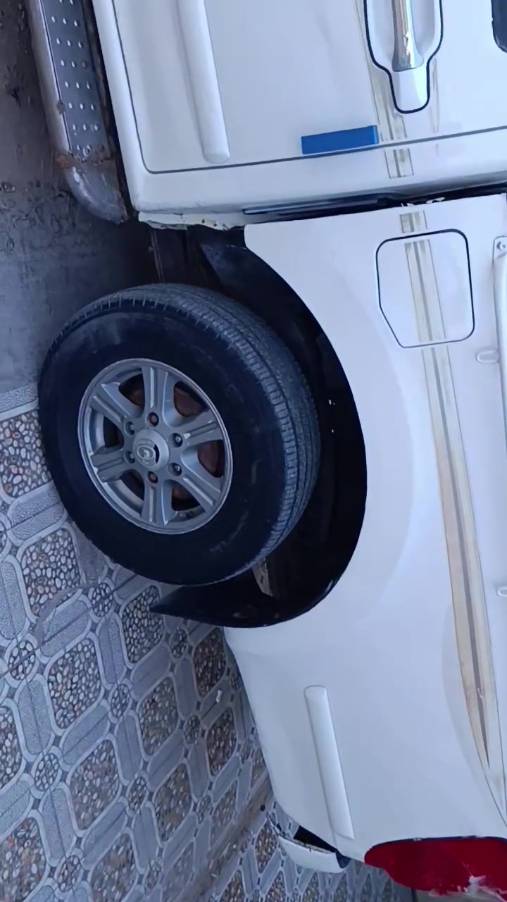 بيكب كريت وول • ٢٠١٣ • مكفولة