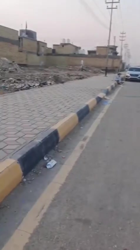 السلام عليكم دارللبيع مساحه ١٥٠م شارع٤٠قرب بنية سيد سعد
الدار قريبه ع التبليط طبعاً بناء حديث ٢٠٢٦بناء طابؤگ جار الحاج مجيد هويدي 
وعباس مجيد 
وعلي يونس هويدي جار ونعم الجار الاستفسار الإتصال ع***********البيع نقد
