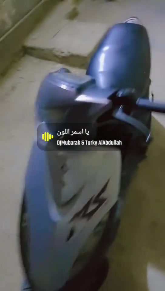 مفتوحه بوشو بستم دراجه سعرها 575 وبيها مجال قليل مكان ناصريه مركز شموخ هذا رقم 
***********

نص مكتوب في الصور:
- Blury