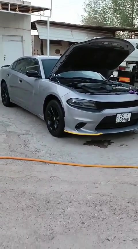 السلام عليكم 
جارجر 2015 sxt للبيع 
السيارة نظيفة وجاهزة من كلشي 
حدادية تخم تاير وويل جديد 
كير ومحرك كفالة 
رقم بصرة الدولي بأسمي شخصيا 
سونار السيارة بالمنشور وكلشي موضح بيها 
مكان السيارة ميسان العمارة 
سعر السيارة ١٦٠ ورقة وبيها مجال بسيط 
للإستفسار ‏‪***********
