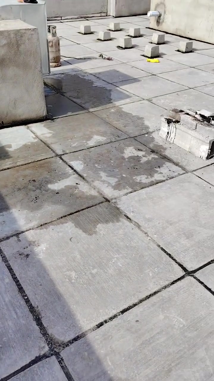 الحمدلله هذا عملي عمل اشتايكر شرط الفحص عمل درجه اولى مع المواد درجه اولى عمل اشتايكر كادر ابو ضياء وكذالك نعمل عل صيانه السطوح القديمه قلع الماستك القديم ومد ماستك جديد  ***********
