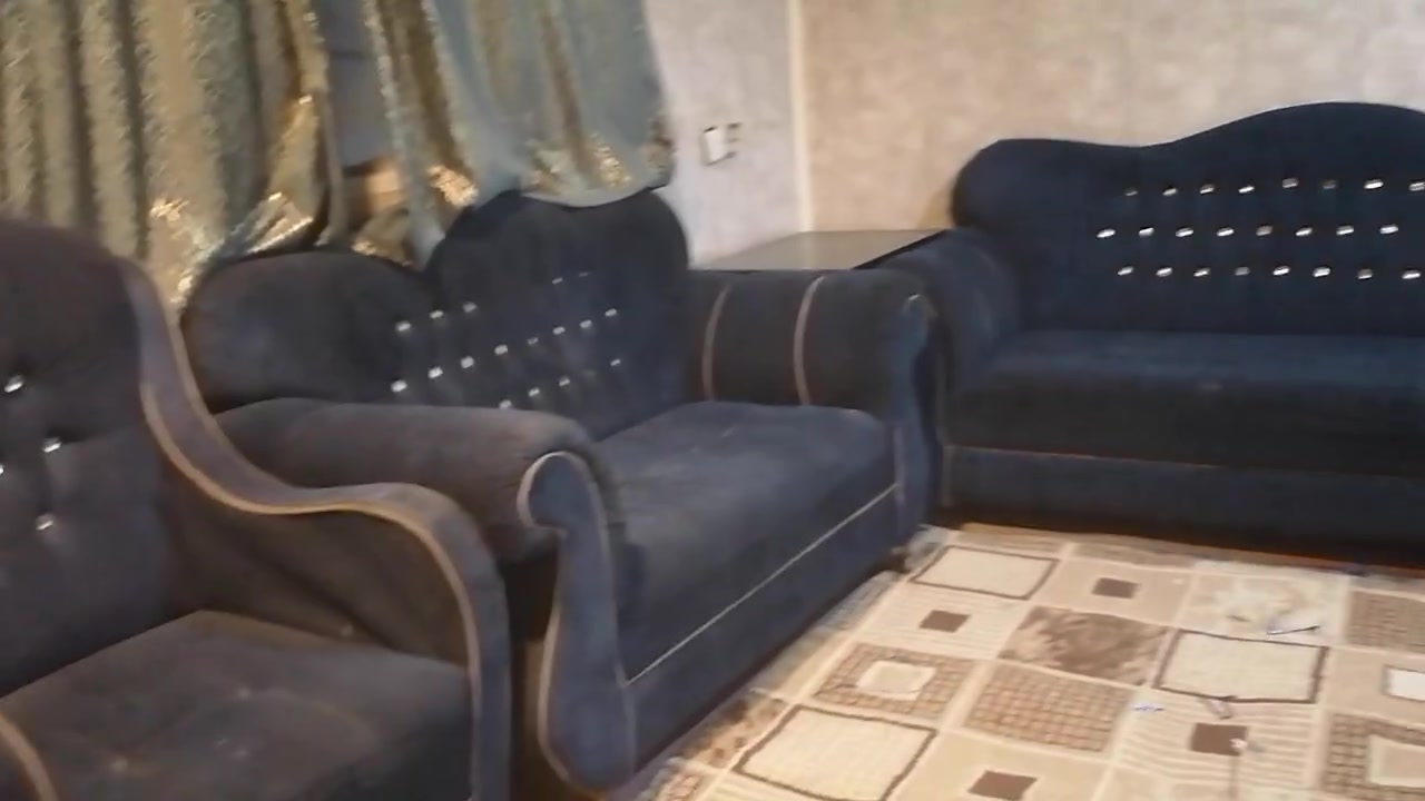 السلام عليكم قنفات للبيع  السعر ٩٠ وبي مجال
