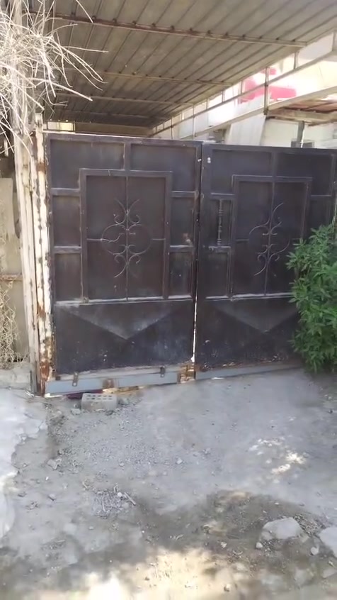 قطعه أرض قطع من دار المساحة ٨٠ متر الواجهه ٤.٩٠
النزال ١٦ ونص
الموقع قرب سوق شلال (الشارع ٣٠ متر) رصيف عريض ٧ ونص متر السعر 160
***********

