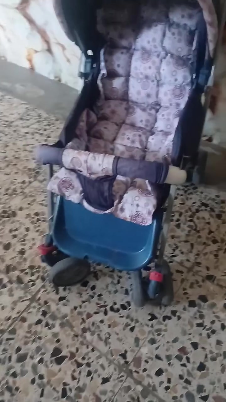 السلام عليكم  عربانه للبيع السعر ٥٠
***********
