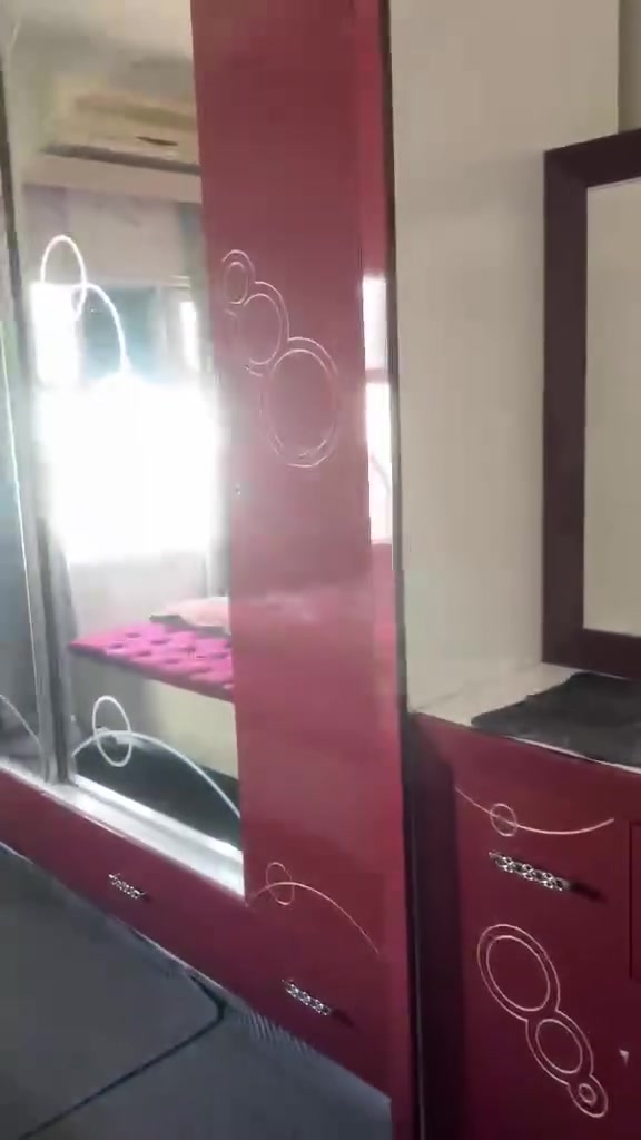 غرفه نوم شرط اصلي مع سيسم الاطفال مع دوشك كامل ٣٥٠  الف بي مجال للطيبين شرط مابي عيب كركوك ***********
