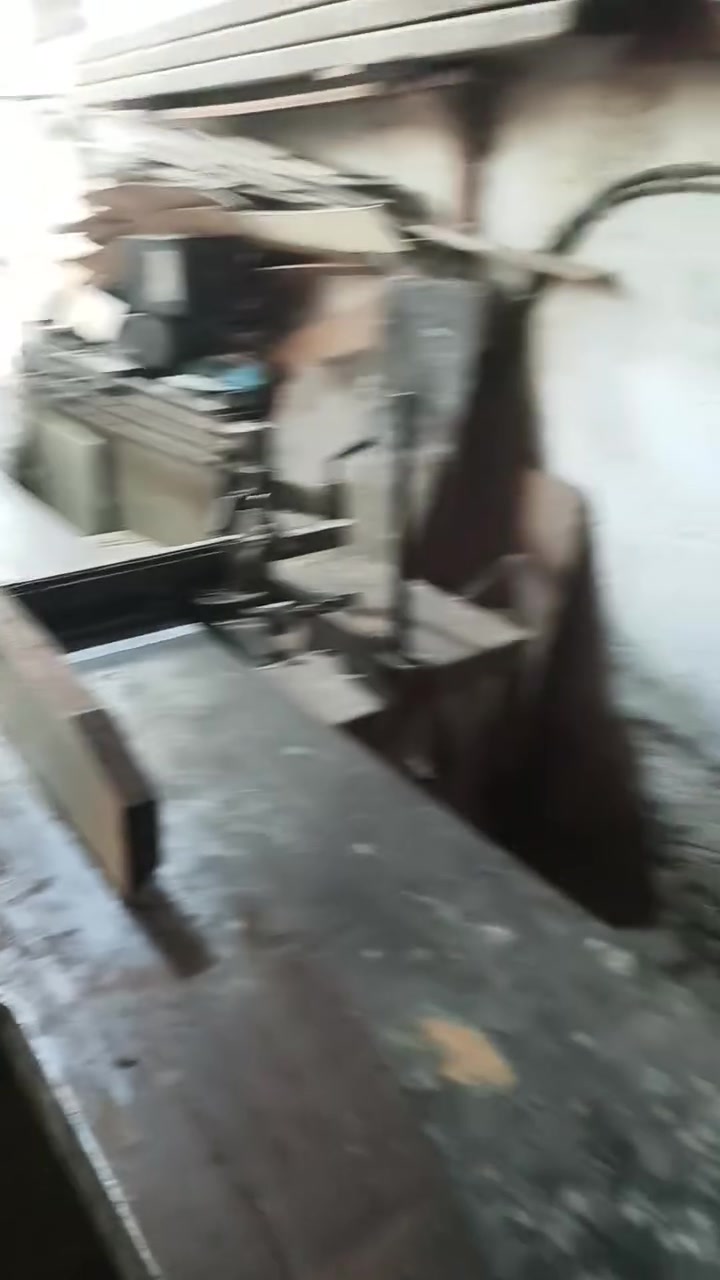 مكينه ايطاليه شغاله مع حادوده للبيع  عنوان نجف كوفه
***********
