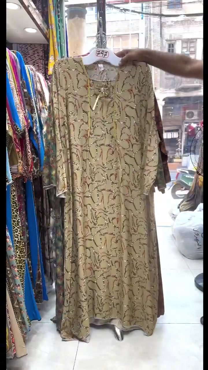 كشمير ايطالي
قياس l.xl.xxl.
السعر  ٨
عنوان حي النداء شارع المكاتب
للحجز والاستفسار 
***********
