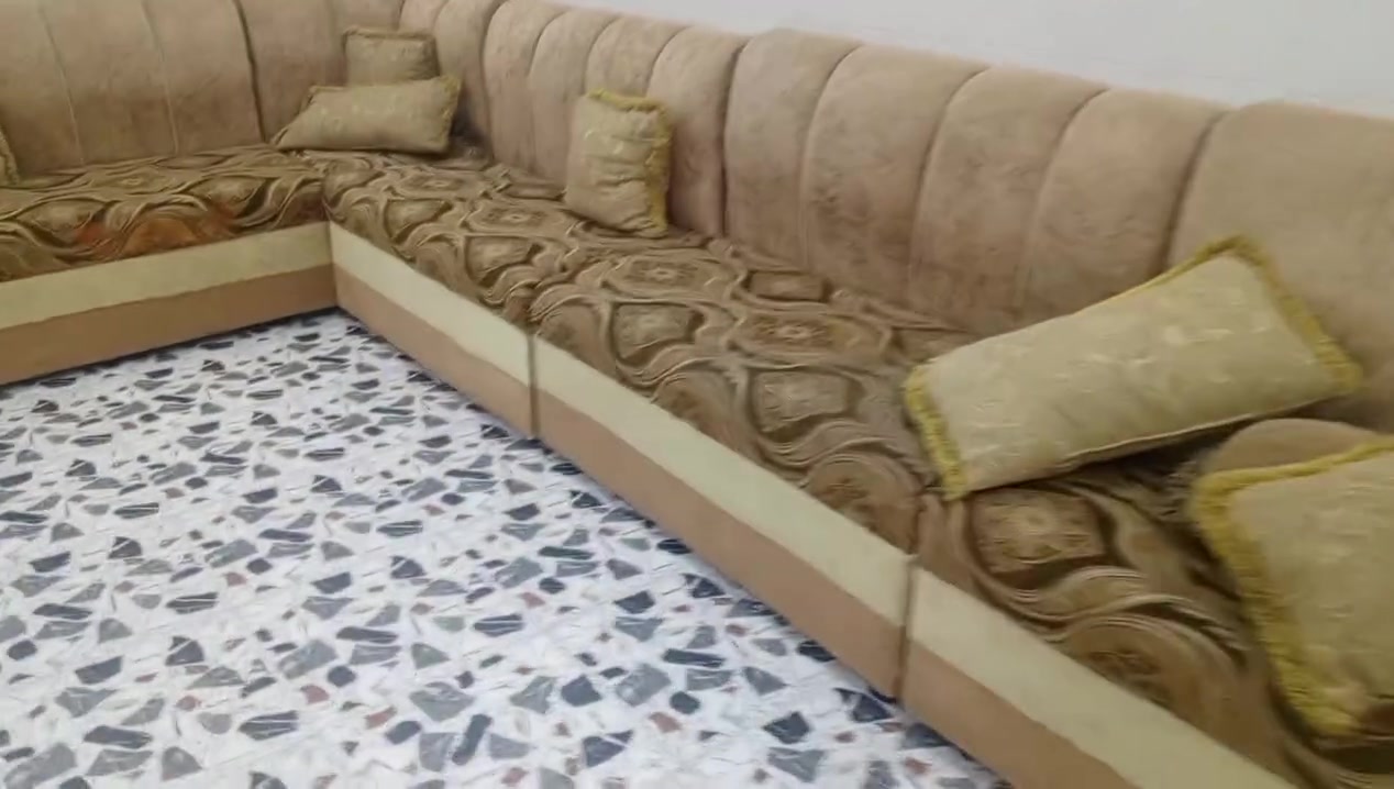 سلام عليكم عندي قنفات للبيع ول شراي يتصل عله هاذ الرقم ***********

