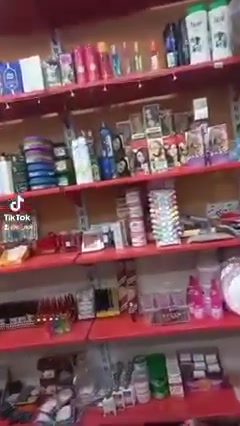 رفوف • أبيض وأحمر • درجة أولى