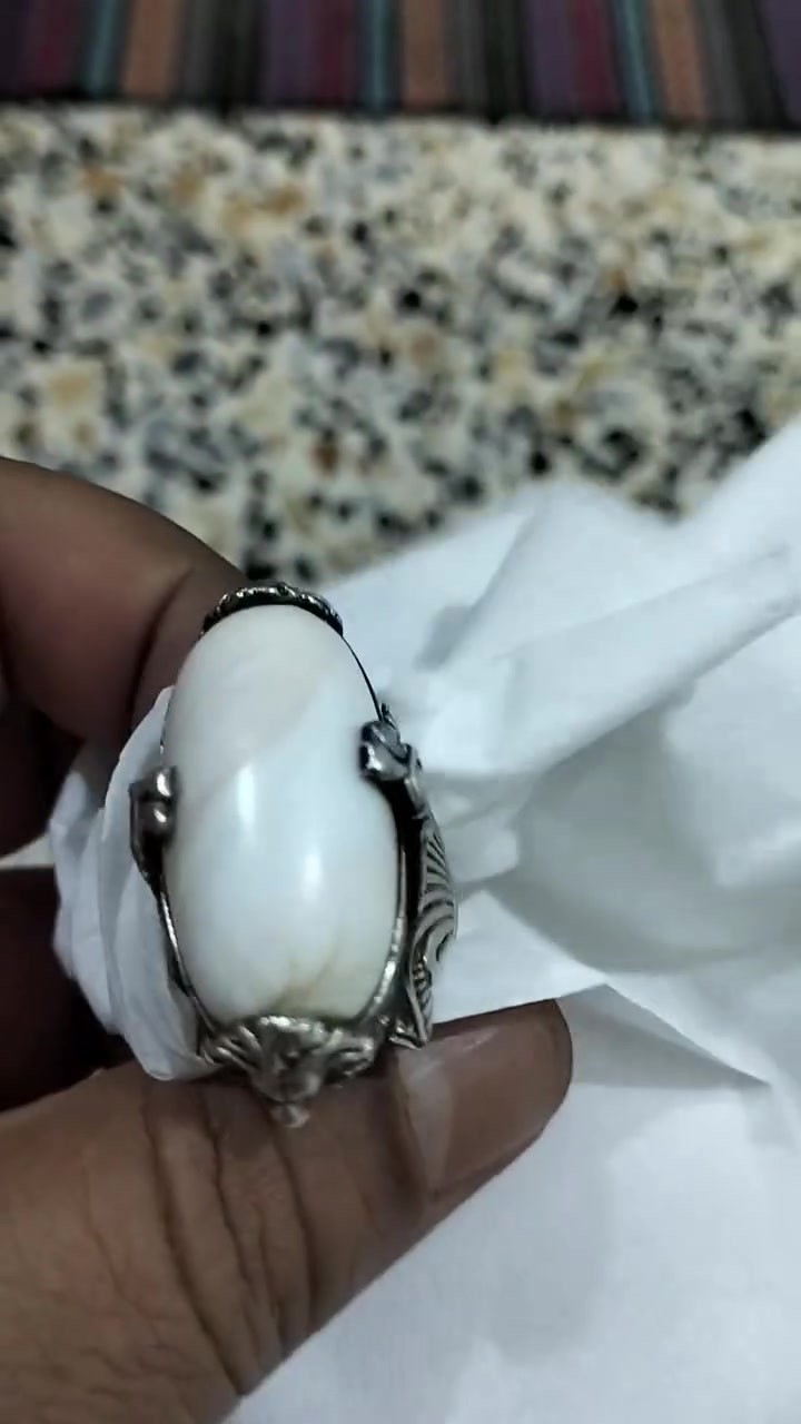 تحفة من أراد الاقتناء عطف بصياغة مصورة أبا الفضل العباس عليه السلام الصائغ المبدع وليدخالد المشهور بابل

