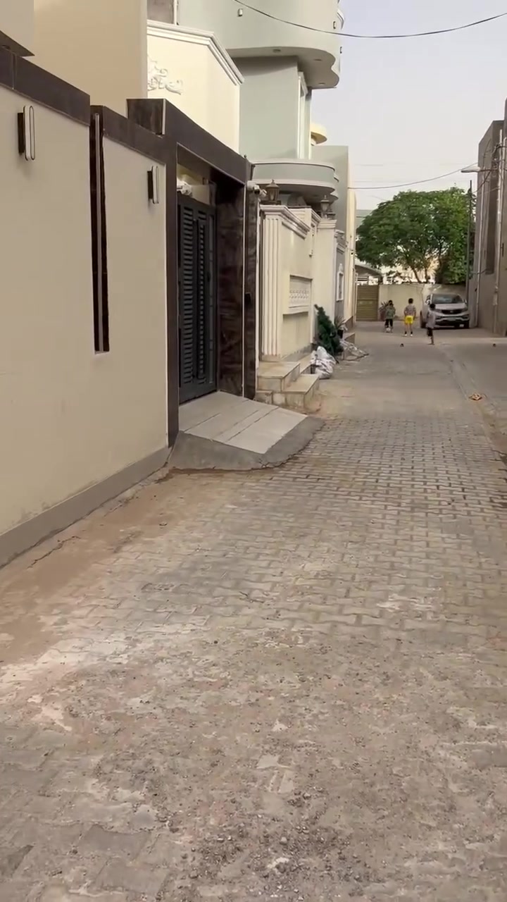السلام عليكم قطعة طابو زراعي في حي المثنى المساحة 200 متر كافة الخدمات روعه ***********
