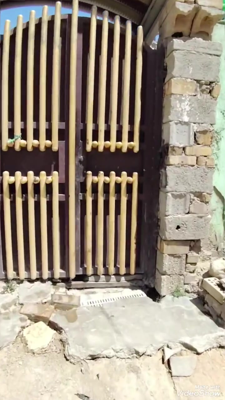 سلام عليكم  بيت البيع مساحه 100 
غرفتين ومطبخ وصاله وصحيات 
مكانه حي العسكري قرب السيطره مال ابو جاسم 
سعر 65 وبيج مجال 
واتصال ع هاذا رقم ***********
