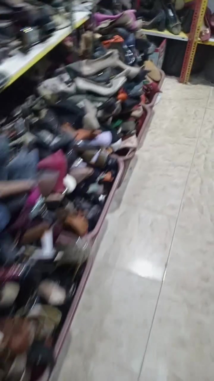 سعر القطعة 5000 / هذا العرض يفيد (الموظفات ، المعلمات، طالبات الجامعة)

حذاء كعب نسائي مختلف النوعيات و الالوان والقياسات   نعتذر عن التوصيل فقط للي تطلب 5 قطع فما فوق ندزه الهة توصيل  كل قياس معزول بخانة يعني من تجين تكلبين متحيرين بقياسج تلكين علي عدة موديلات  

للطلب *********** واتس اب او مراسلة الصفحة 

العنوان باول تعليق
