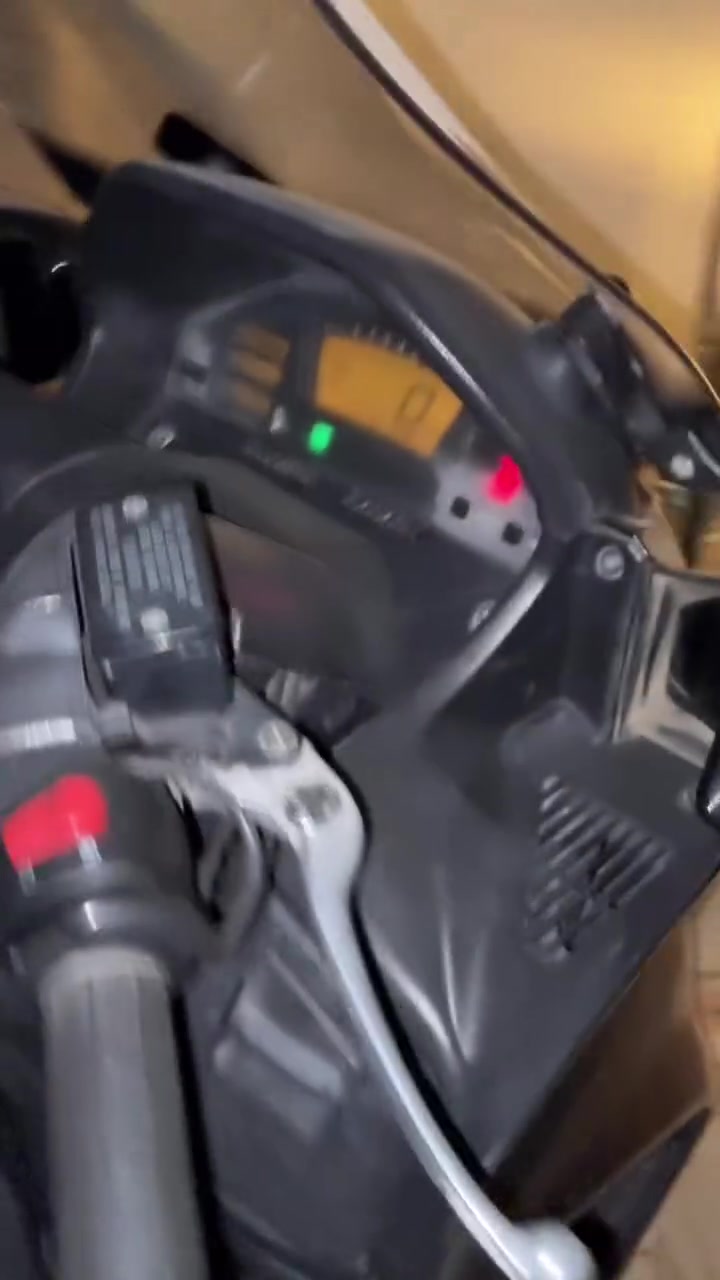 السلام عليكم للبيع
سوزوكي سكاي ويف 650cc (Skywave 650)  
750 لا اعاملك ولا تعاملني
***********
