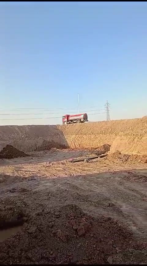 حفر الابار الرتوازيه وتجفيف المنهولات وتعبيرات الشارع جميع محافظات العراق دقه بلعمل ونجاز بسرعه الاستفسار ***********/ ***********

