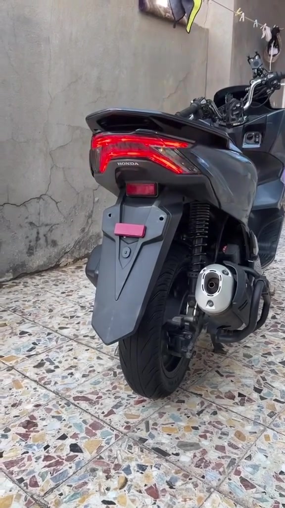 سلام عليكم دراجه pcx جيل الرابع مكفوله كفاله عامه اي نقص مابيها كهربائيات شغاله وحساسات وجيب اي فيتر عندك يفحصها واوراقه كامله السعر خاص ومكاني البياع 
***********
