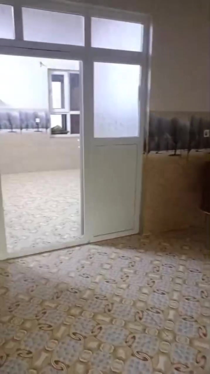 بيت للايجار بالقوسيات قريب عالمدرسه الصينيه المساحه 150متر البيت يتكون من غرفتين نوم وهول واستقبال ومشتملات بدون دلاليه السعر قفل 200الف الاستفسار مع صاحب الدار على الرقم 
***********
