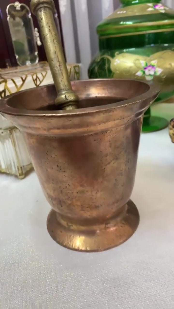 اغراض نحاسية • قطع • بغداد