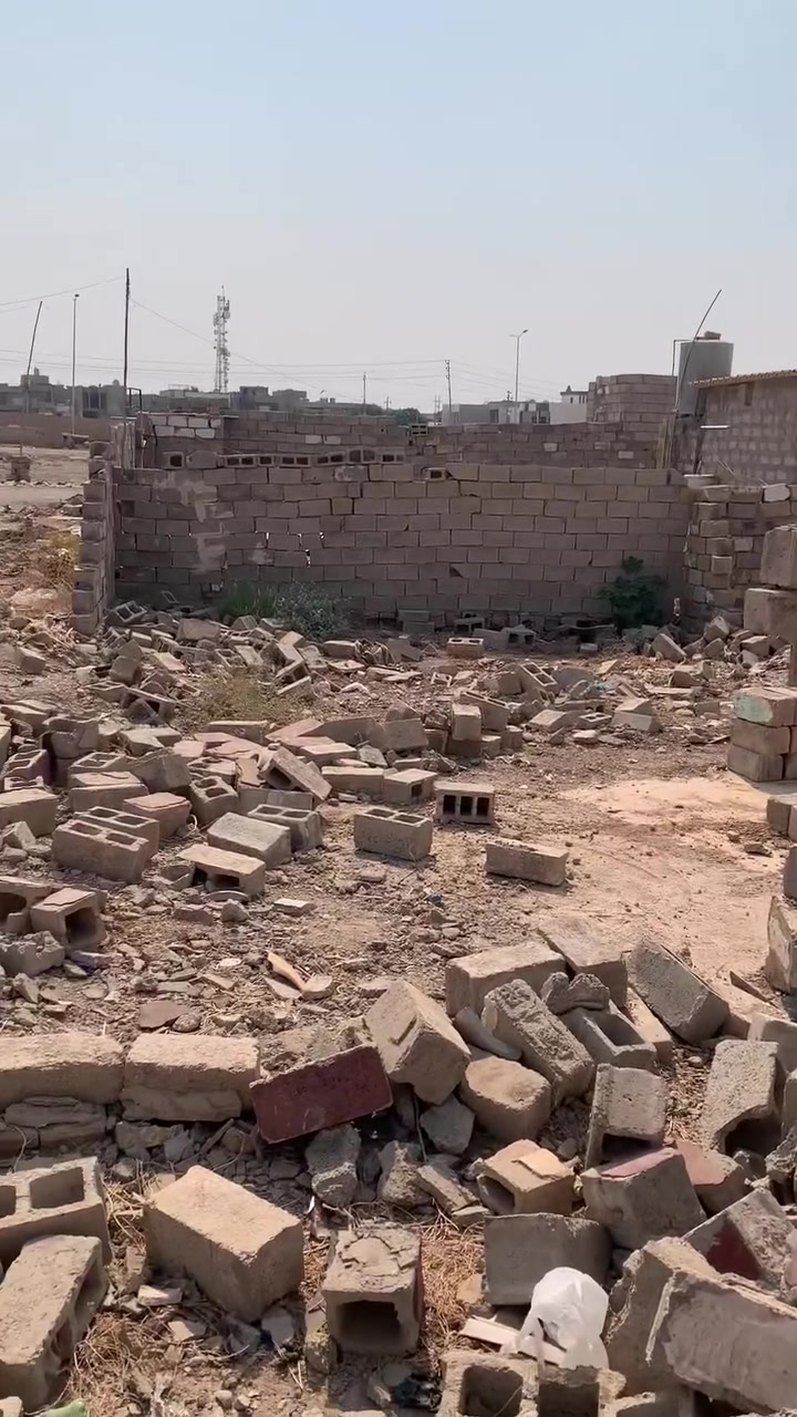 سلام عليكم قطعه تجاوز للبيع مكان كركوك حي العسكري شوكت طارق مساحه اكثر من 300متر لاستفسار ***********
