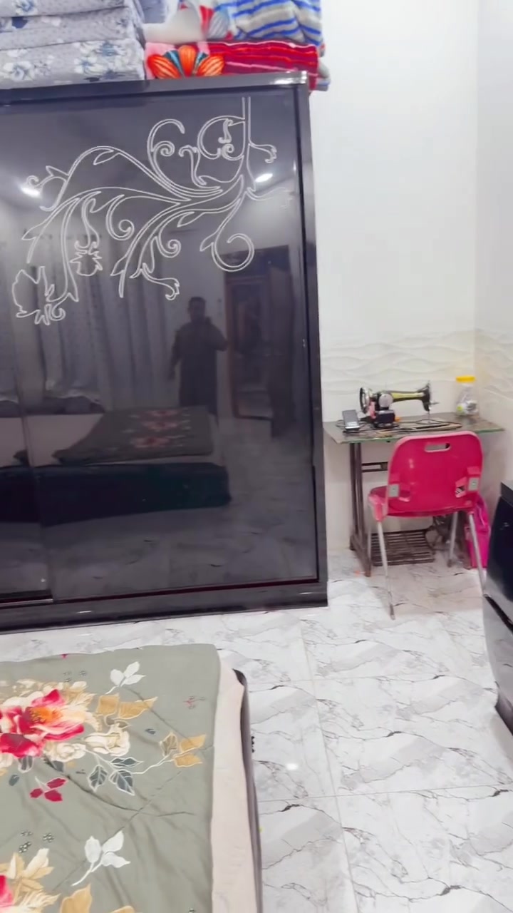 سلام عليكم غرفة تركيه للبيع 6قطع ثقيه السعر 350وبيه مجال مكانه التاجي قريه عواد الاستفسار ***********
