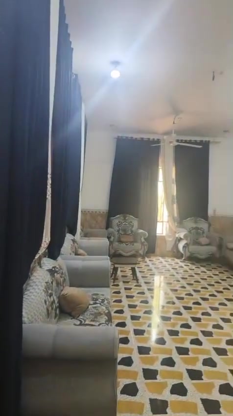 بيت للبيع. في منطقة زنكوره. بالقرب من مدرسة ينبوع الفياض. يتكون من اربع غرف واستقبال. وصاله مطبخ وصحيات خارجية مساحة البناء. 400 ومساحة الارض  1296 متر. ملاحظه البيت مع الارض واقع حال  يتعهد البائع كافة المشاكل العشائريه يوجد قريب من البيت مدارس المتوسطه والابتدائية وكل الخدمات متوفره ماء وكهرباء وخدمات بلديه . للاستفسار يرجى اتصال على الرقم***********
