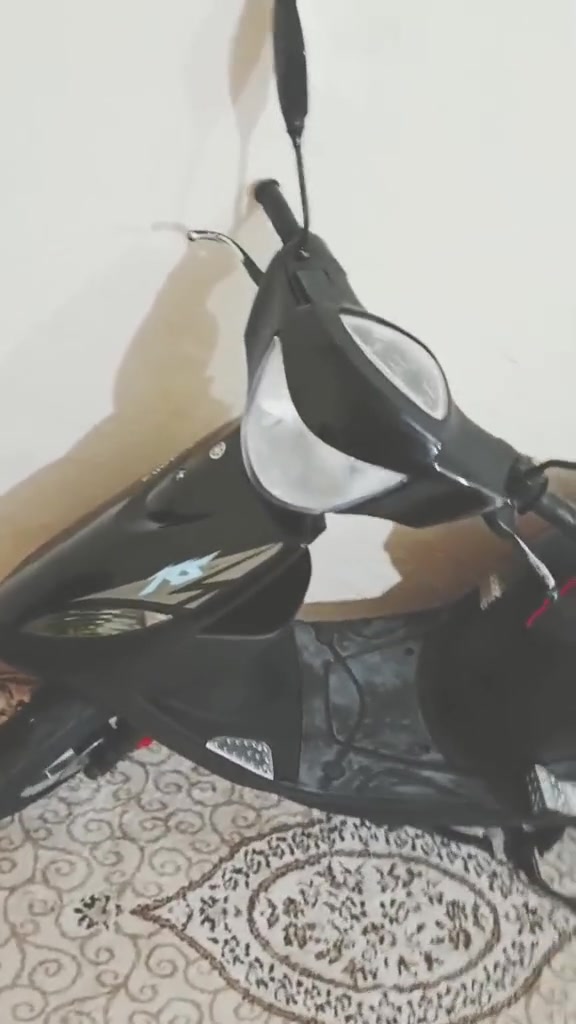 سلام عليكم ماكس عدلة للبيع
@إشارة@دراجه رمبة قبل ٧ اشهر ماخذه ماتصرف عليه ربع كامله مكملة 
بيه ويل نجمه تجاري وويله البلادي مضموم ابيعه مع الدراجه 
الكفرات كلش نضيفه تجي وتشوف بعينك بس بيهن شخوط من الحاوية 
مرايات موجوده 
دراجه شرط شلعة ومعدل بوشه 49 بلاد 
مكينة ما مفتوحه 
الدراجه نگرة سلف هندر شغل وطلع 
السعر 1100 وبيه مجال
العنوان ناصرية سوق الشيوخ ناحية الطار

للاتصال على الأرقام التاليه 
***********
***********
