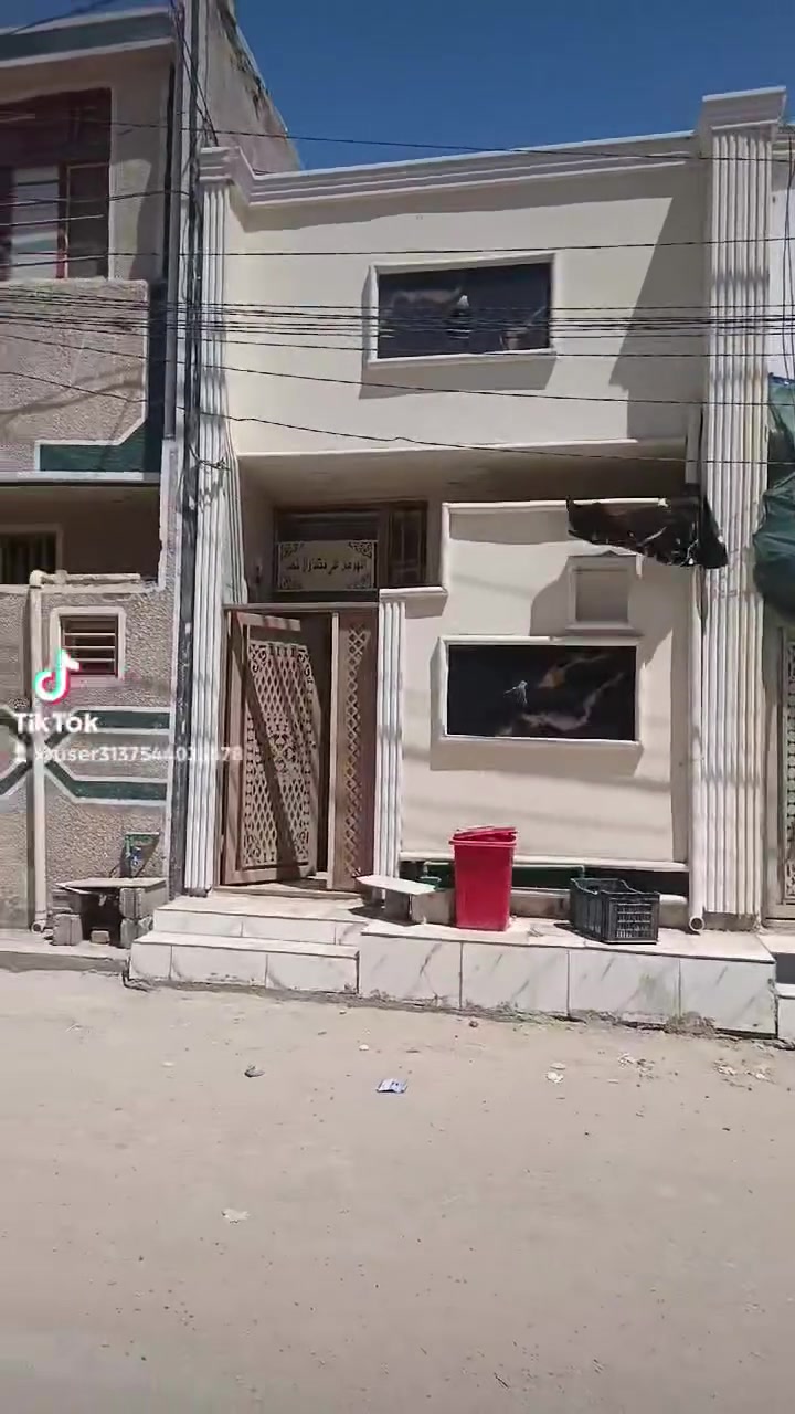 في كربلاء تحديدا مجمع الورده عمود 152 بيت 50 متر اثاث بالكامل طابق ونص البناء بلوك طابو زراعي سند 25 قرار محكمه السعر 45 ونص قفل عن شارع الزوار يبعد 70 متر البيت حجز***********
