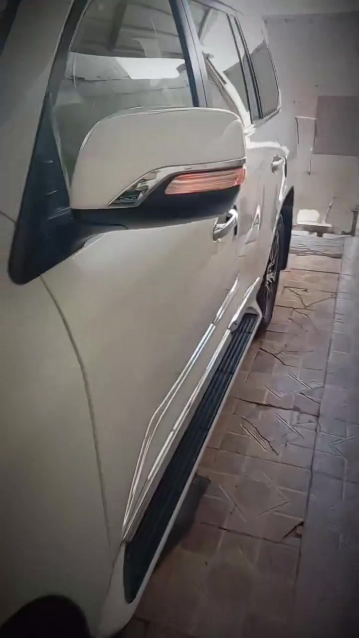 الاندكروز موديل ١٨ساز ام الحساس الناطق 6سلندر
بي صبغ نص قطعه بلبنيد بدون داخل نهائيآ
والباب خلف السايق بي بارد وبرغي مفتوح بدون تبديل
*********** العنوان بابل المسيب يم الجسر الجديد
