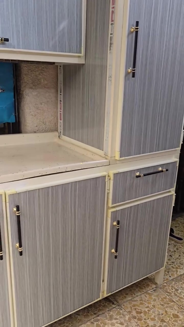 من رخصه الأدمن كاونتر سنك متر او٦٠سانتيم متصل تفصال تكمه شغل توصاه استعمال موسم واحد سعره ٣٥٠الف الشراي يتصل *********** ***********
