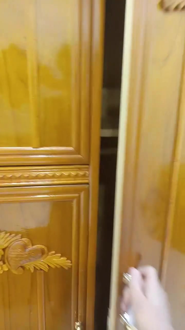 غرفه اخشاب جديده استعمال شهر فقط شغل مضبوط 
مكان بغداد سيطره الشعب القديمه للاستفسار ***********
