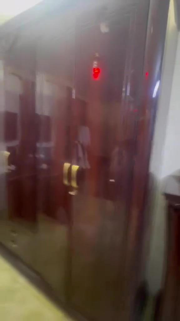 للبيع المكان بغداد الكرخ حي الجهاد 
السعر 400بي مجال بسيط جدا 
الغرفة نضيفة جدا
***********
