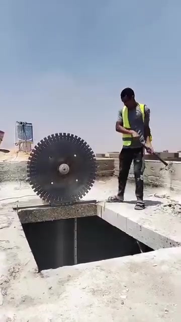 على بركة الله . . قطع وثقب شوارع اسفلت و كونكريت في جميع انحاء الرمادي للتواصل واتس اب ***********
