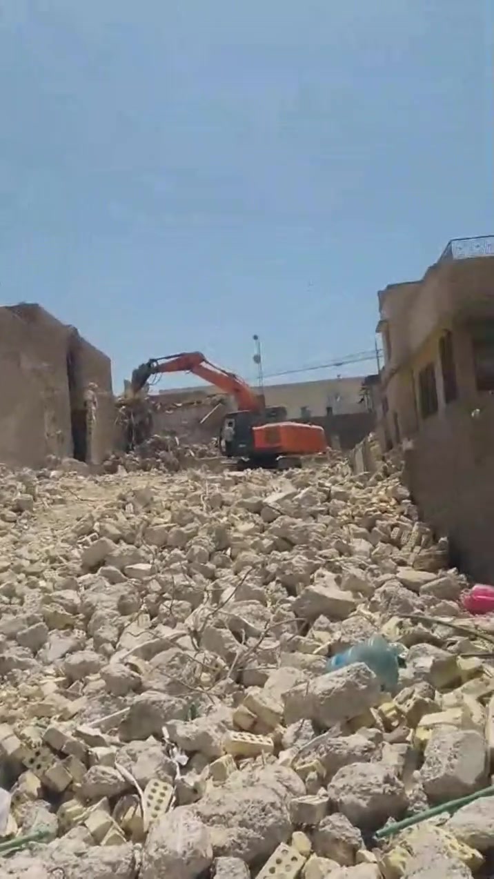 السلام عليكم يوجد لدينا كادر تفليش البيوت و تگشير الجذران و قص الرباطات و رفع النقاذ و قلع الراضي و قص البيوت بانسب السعار بغداد فقط يوجد واتساب اتصل وبخدمتك ***********
