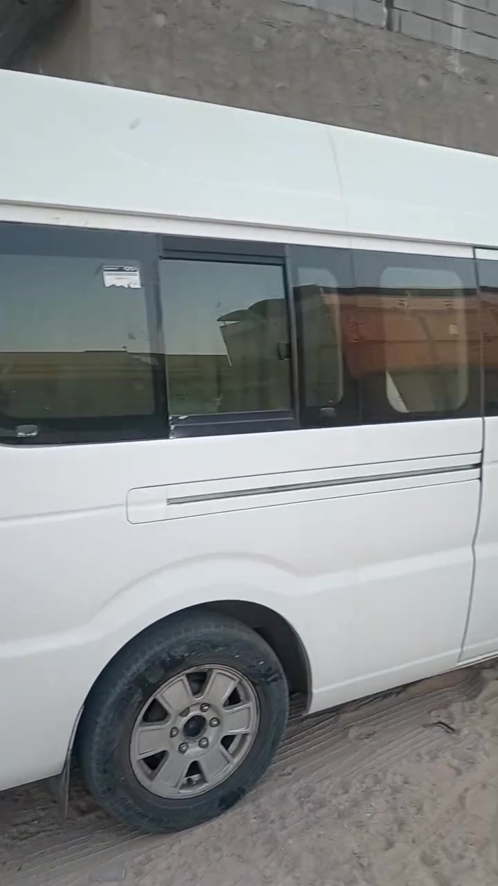 سلام عليكم شيري مديل ١٣ موصليه السياره ماشيه ٧٠ الف فقط كلشي شغال ع وضع الشركه مكينه بلاديه  تبريد ويه السويج السعر ٦٥ وبيه مجال  مكان البصره اتصل على الرقم *********** وات ساب موجود
