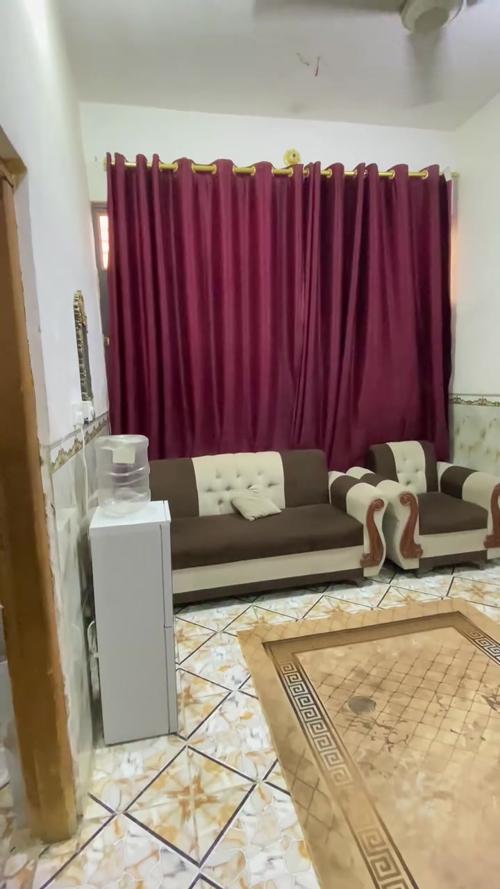 بيت للبيع او مراوس حسب المكان  حي الامين على الهنيديه  قرب مسبح مون لاند 50متر ركن ثلاث طوابق بناء صارله ٨ سنوات للاستفسار اكثر واتساب او اتصال ***********
