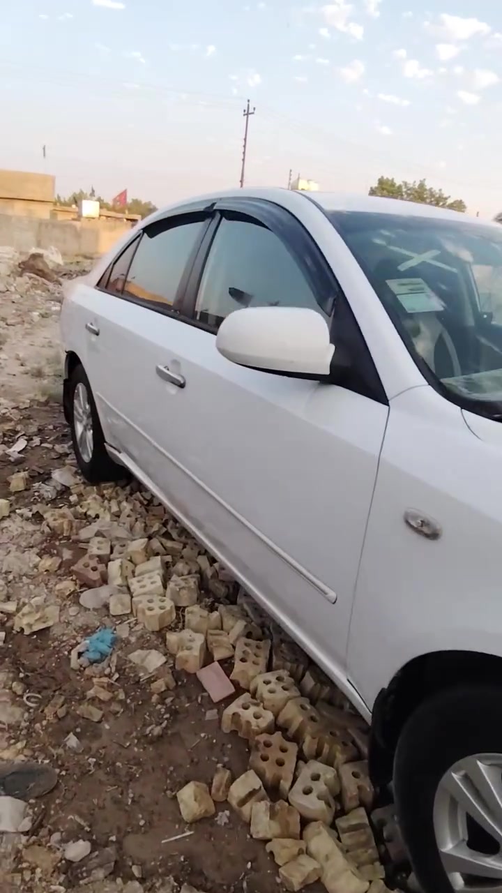 سلام عليكم سياره للبيع سوناته خليجي 2010 فول مواصفات سياره جاهزه من كلشي حداديه جديده تخم تاير مكينه كير تبريد تدفئه كله جديد سياره بسمي تحويل ثاني يوم مكان بغداد رقم الهاتف*********** السياره مثل ماموضح بالسونار
