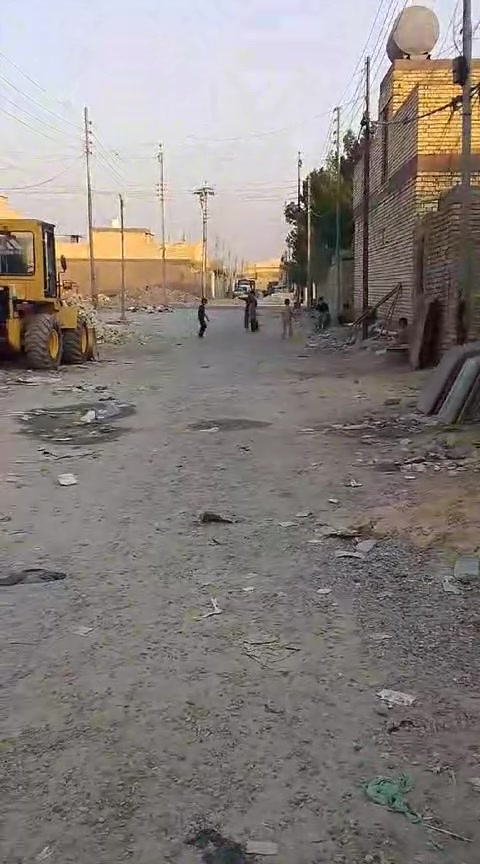 السلام عليكم اخواني البيت مساحته 200 متر طبقين كامل مكمل جاهز من كلشي البيت وجهيه 10نزال ونزال 20موقع مالته بحي طارق وسط غاد من بيت المري خواني ستفسار عليه هاذا ***********
