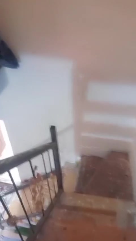 بيت.٢٠٠البيع متر يحتوي طابق ونص الأول ستقبال و٣نوم مطبخ وحمام داخلي وخارج طابق ثاني ٢نوم حمام سويت سعر ١١٠ اللستفسار التصال ***********
